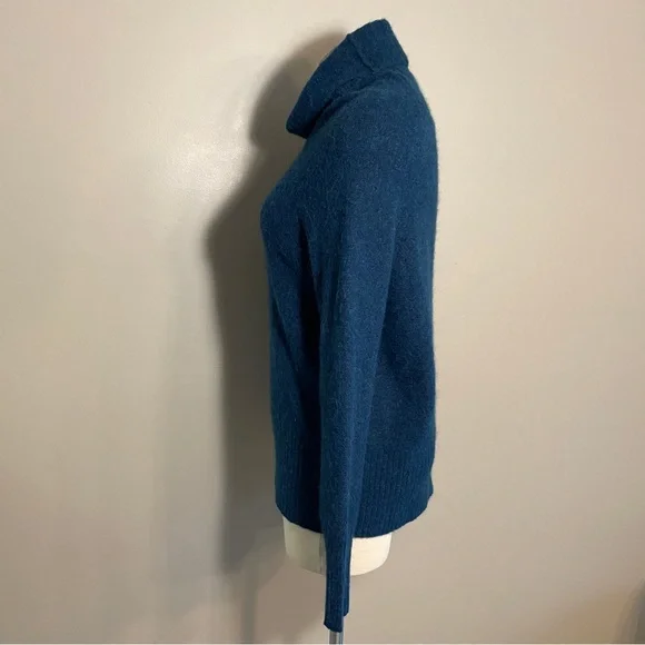 The Group Babaton Aritzia Sweater Plutarch Turtleneck Blue Sz. XS - Picture 8 of 9